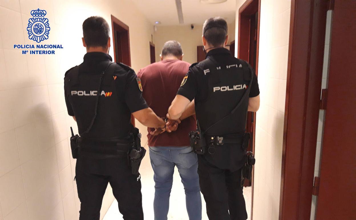 Detenido Un Cuidador Por Robar Joyas A Un Matrimonio Mayor Y Enfermo De